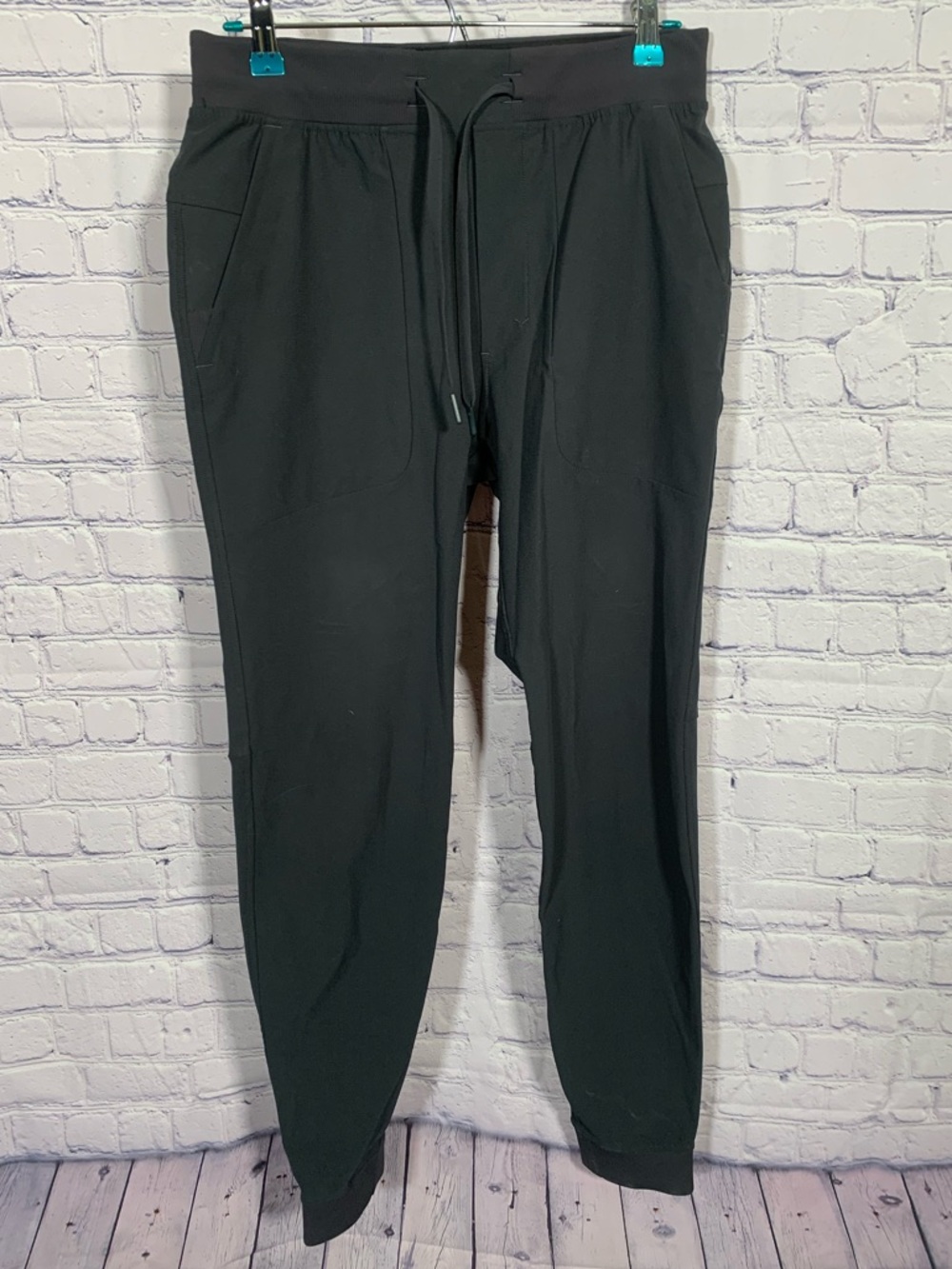 Lululemon Womens On the Fly Pants Dark Gray Size M Preppy Athleisure Casual